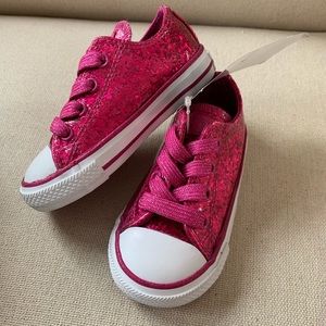 Toddler girl Converse 6 sparkly fuchsia pink